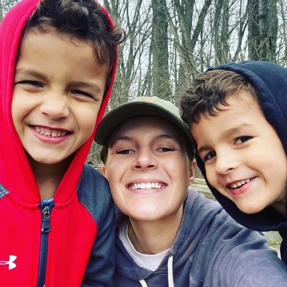 Meet your Posher, Ali - Picture 1 of 1